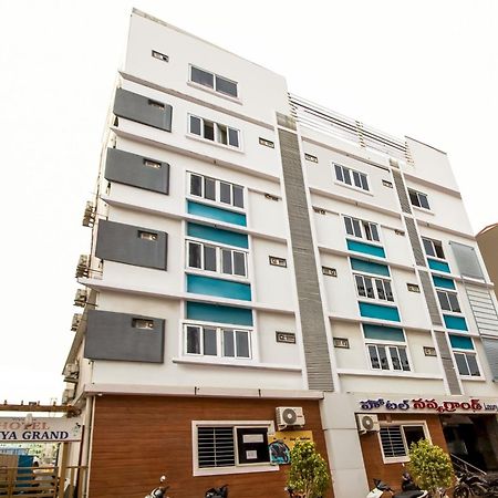 Capital O Sri Navya Grand Near Nexus Hyderabad Hotel Lingampalli Exterior photo