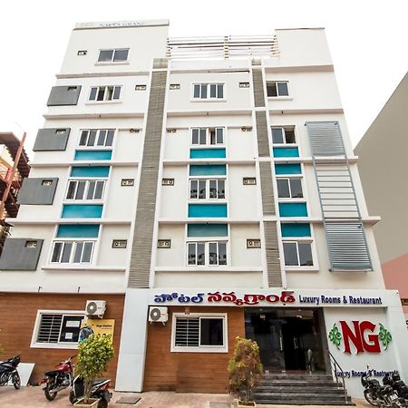 Capital O Sri Navya Grand Near Nexus Hyderabad Hotel Lingampalli Exterior photo