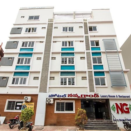 Capital O Sri Navya Grand Near Nexus Hyderabad Hotel Lingampalli Exterior photo