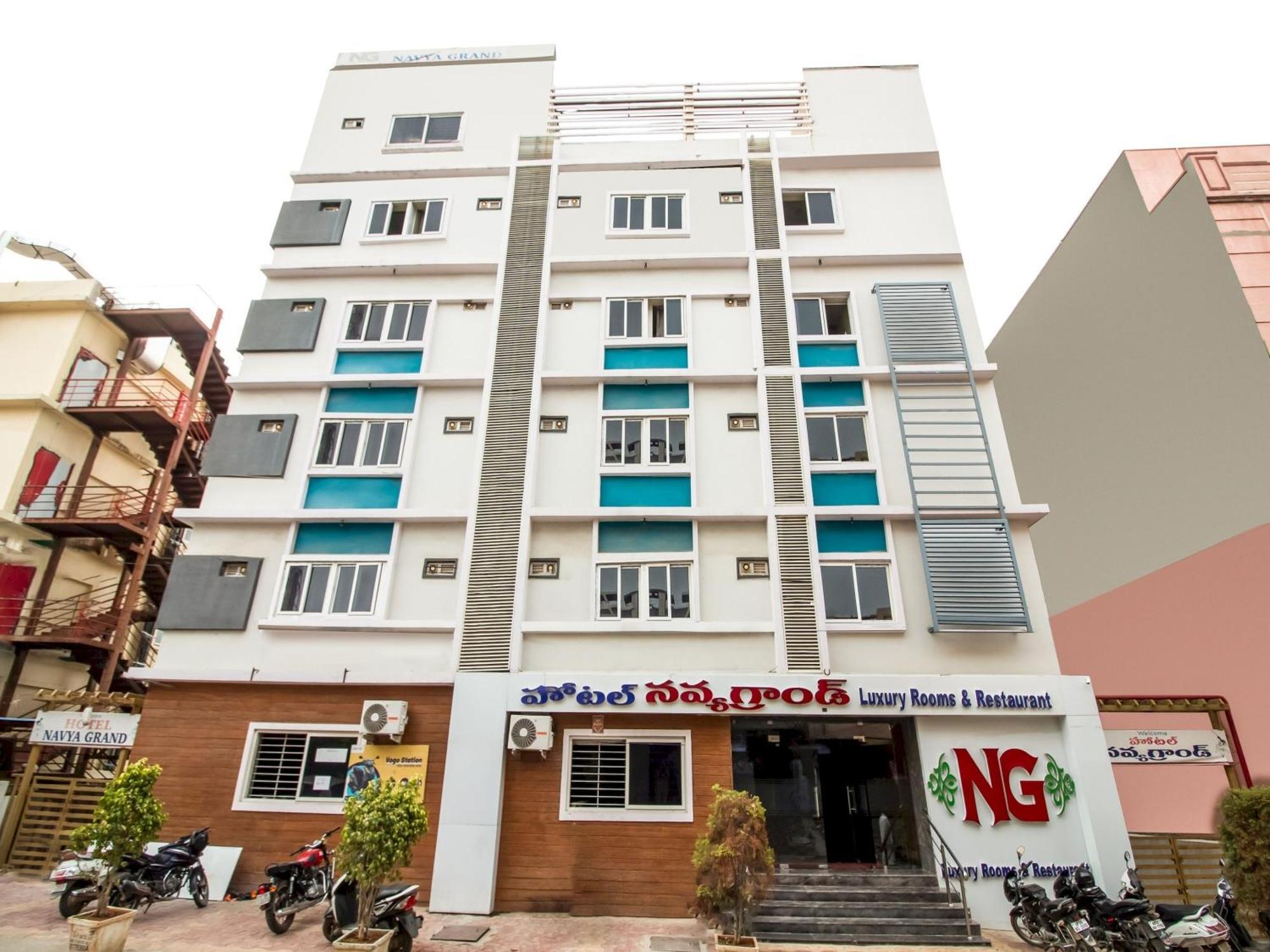 Capital O Sri Navya Grand Near Nexus Hyderabad Hotel Lingampalli Exterior photo